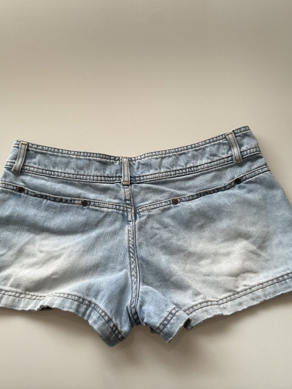 AMERICAN EAGLE OUTFITTERS VINTAGE Y2K DISTRESSED JEAN SHORTS